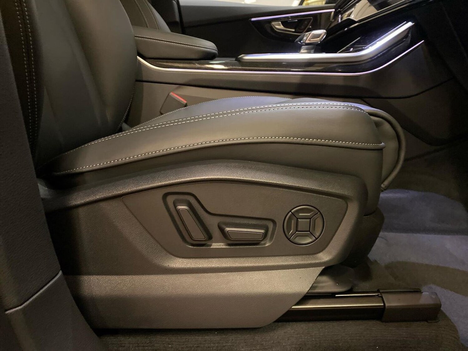 Used Audi Q8 2025 for sale - 77487799: Photo 30