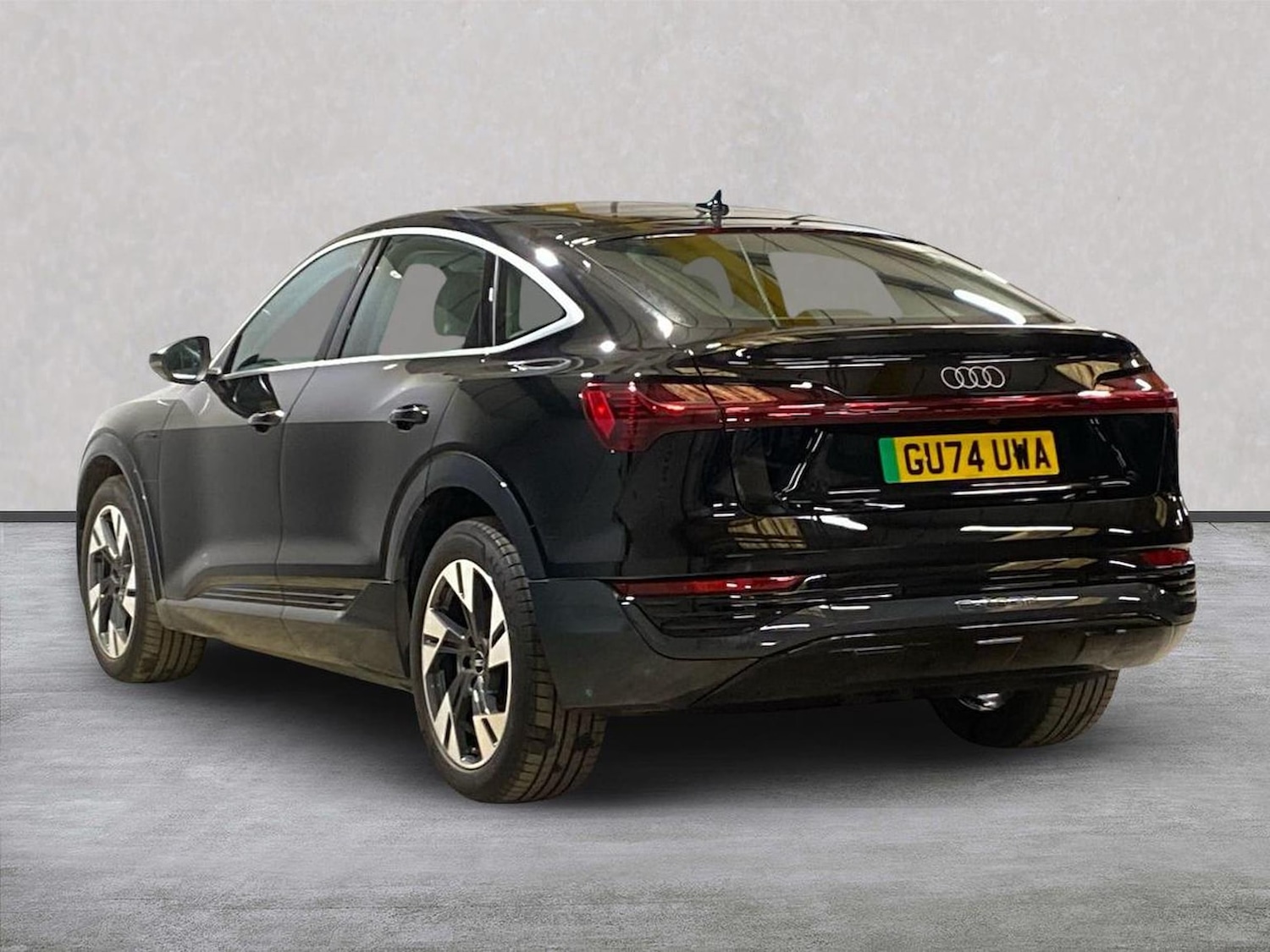 Used Audi Q8 2024 for sale - 78191634: Photo 2