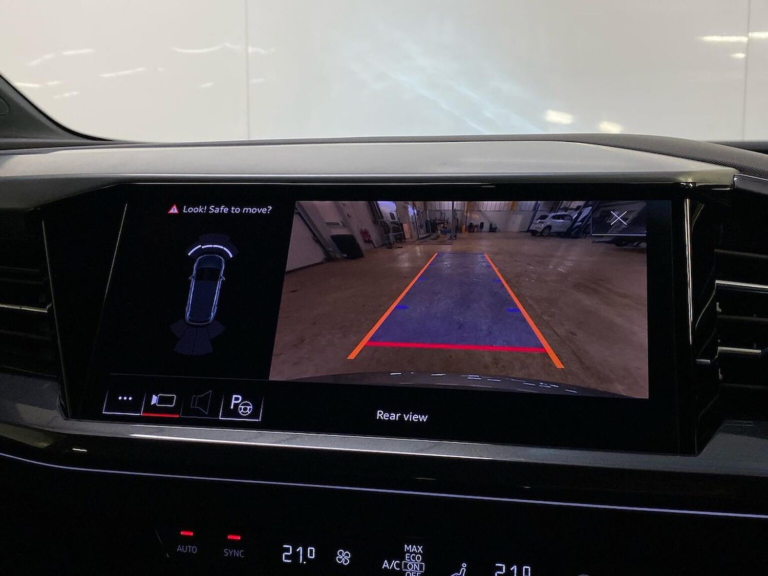 Used Audi Q4 e-tron 2022 for sale - 76699547: Photo 23