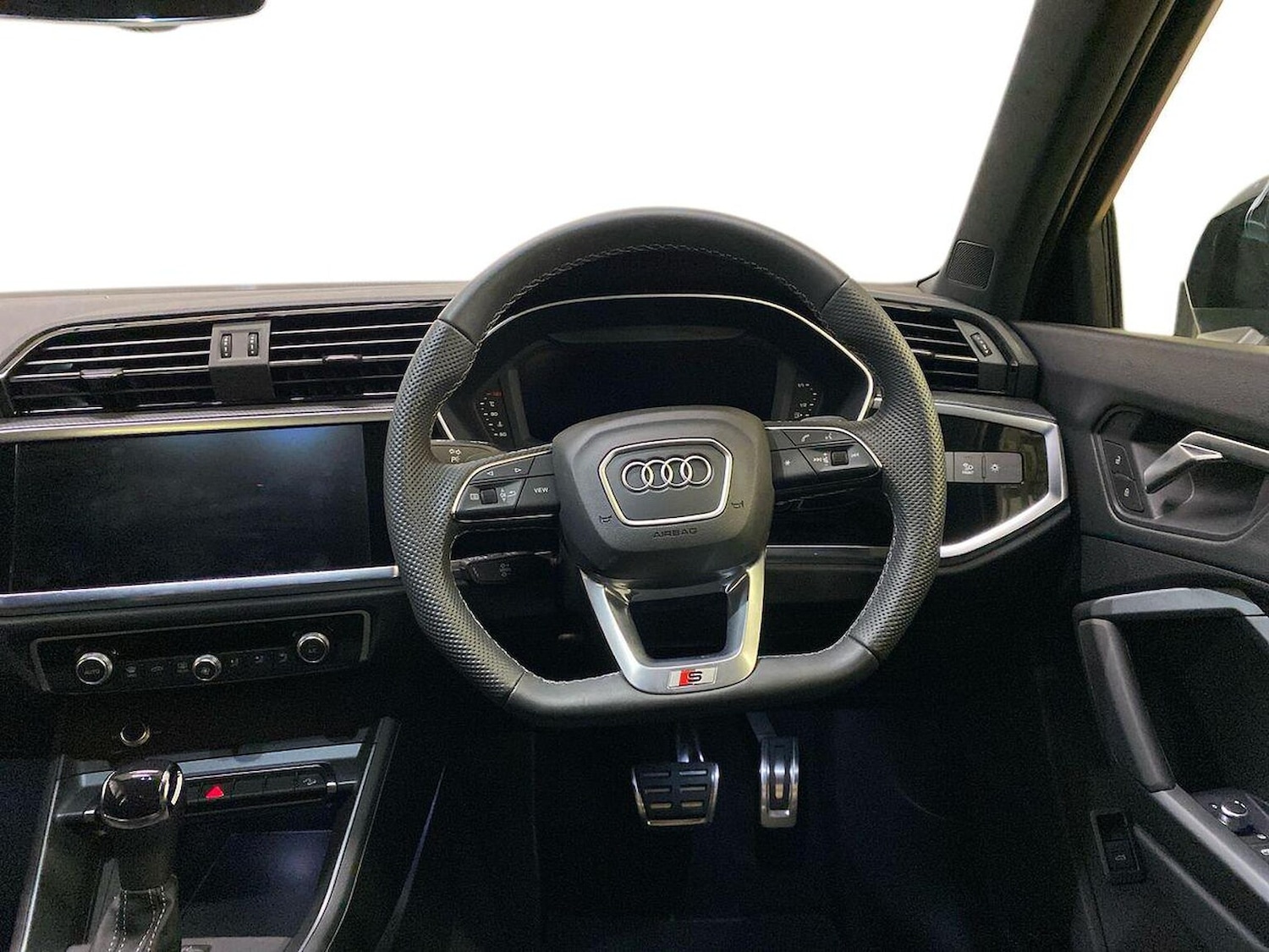 Used Audi Q3 2025 for sale - 76198500: Photo 9