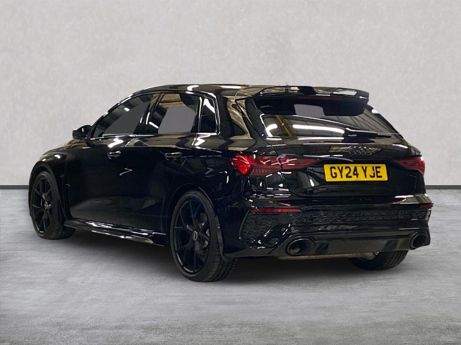 Used Audi RS3 2024 for sale - 78060639: Photo 2