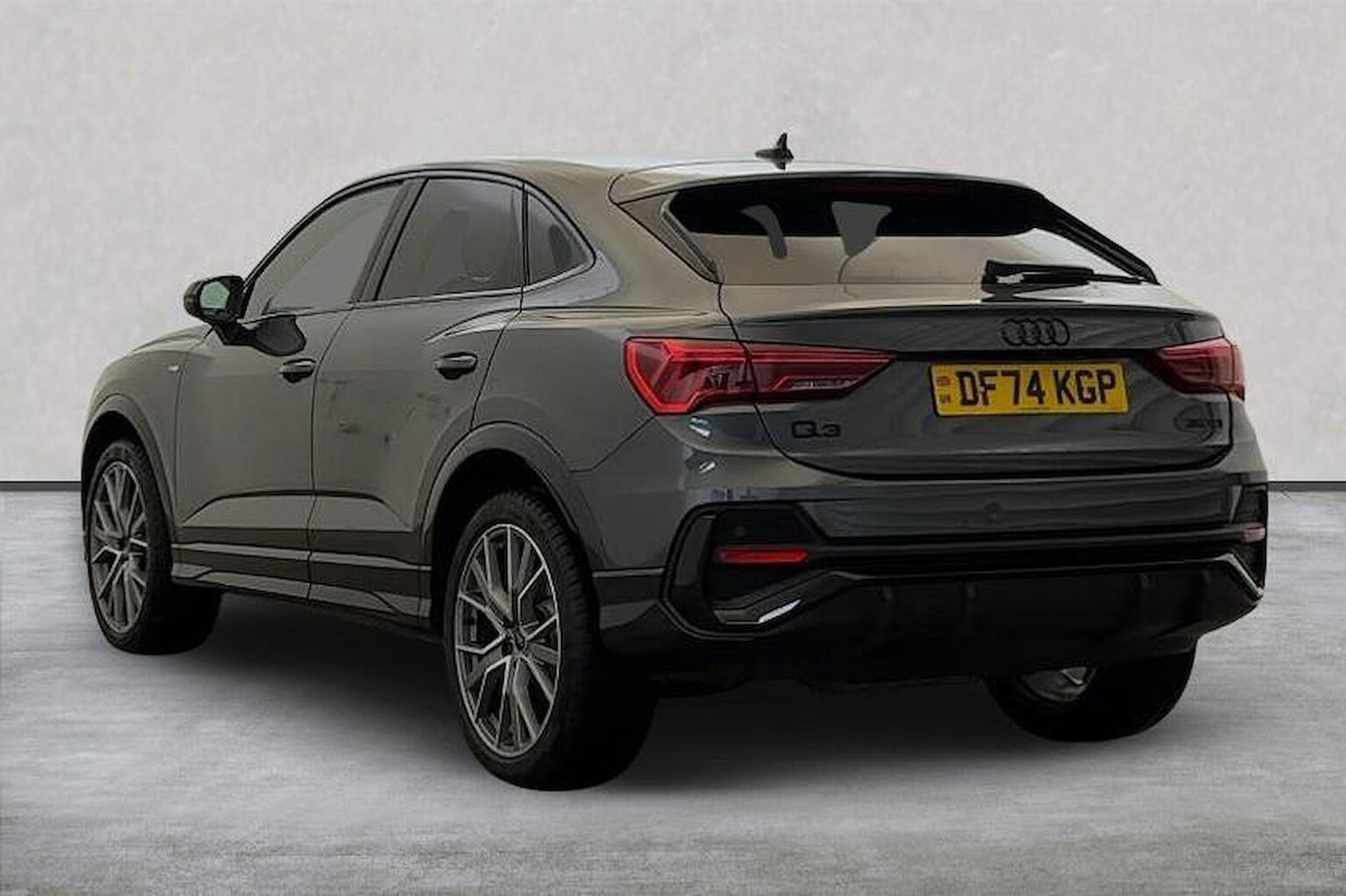 Used Audi Q3 2025 for sale - 76396870: Photo 2