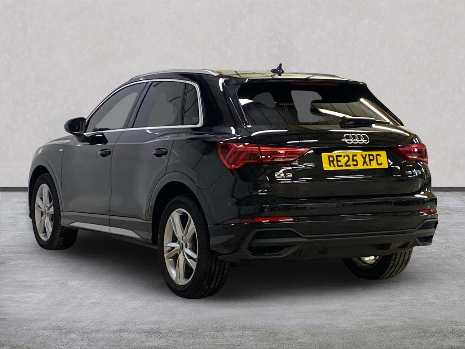 Used Audi Q3 2025 for sale - 76845234: Photo 2