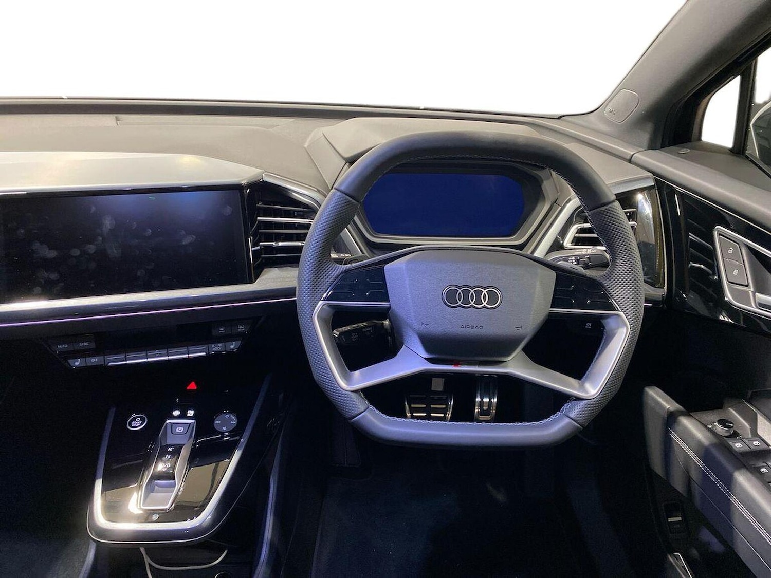 Used Audi Q4 e-tron 2026 for sale - 78169001: Photo 9