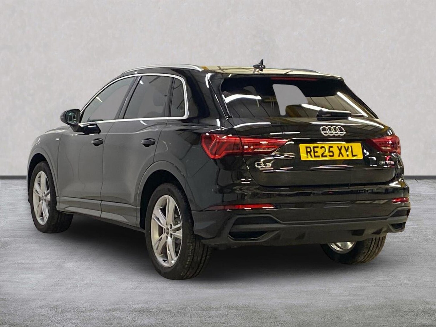 Used Audi Q3 2025 for sale - 76510742: Photo 2