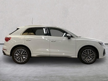Used Audi Q3 2023 for sale - 79380122: Photo