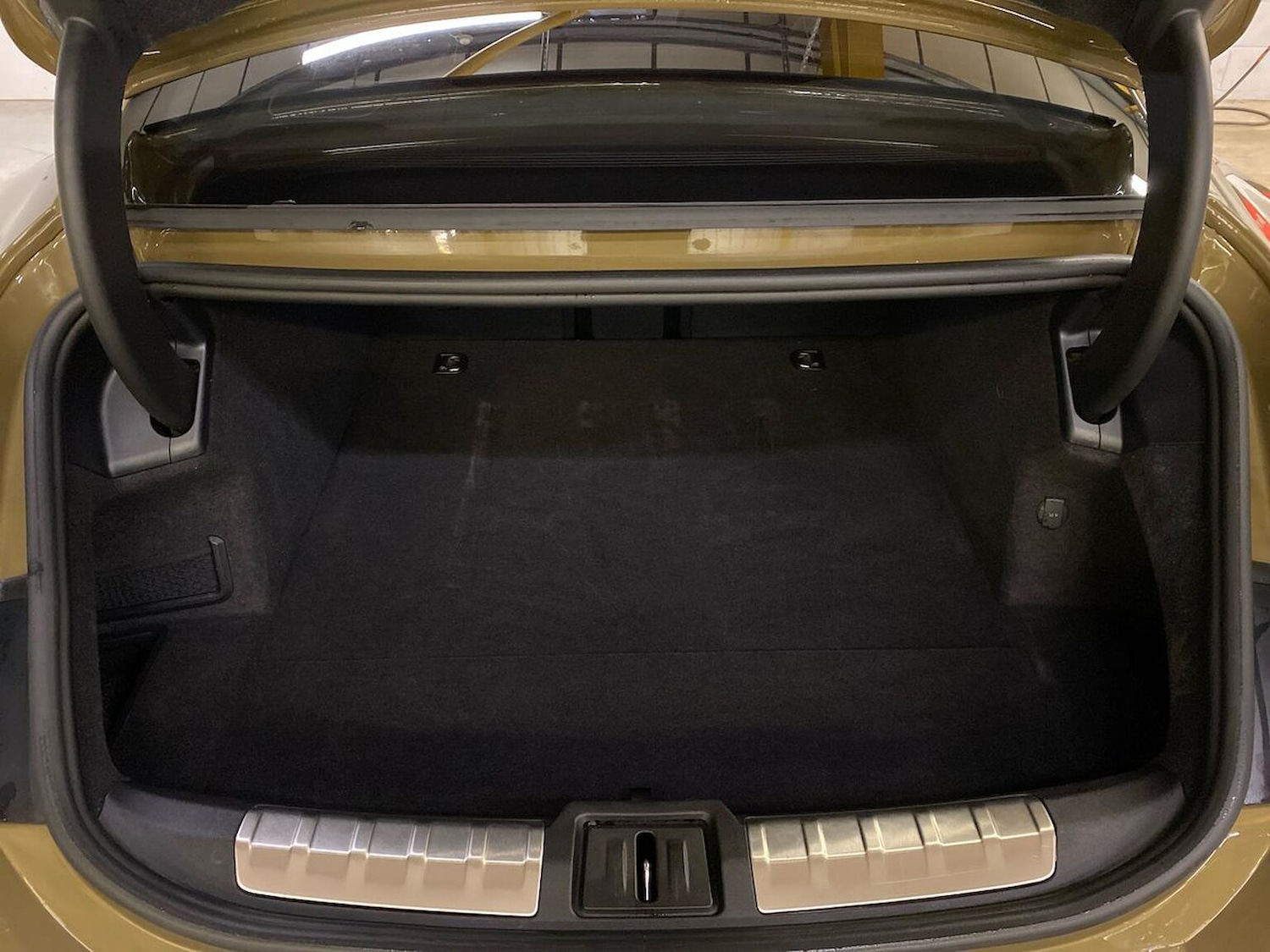 Used Audi e-tron GT 2023 for sale - 76541859: Photo 17