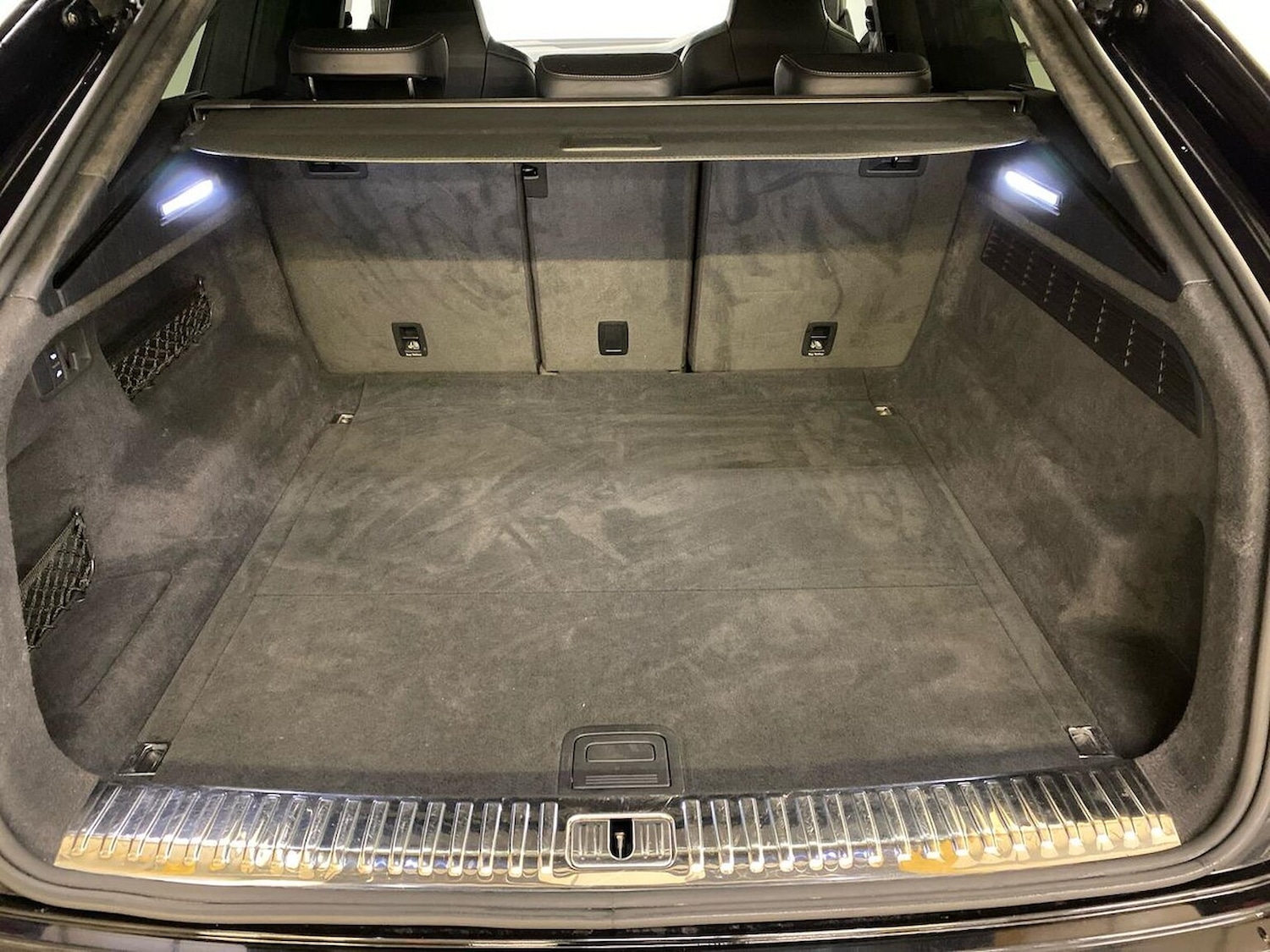 Used Audi Q8 2020 for sale - 76369143: Photo 17