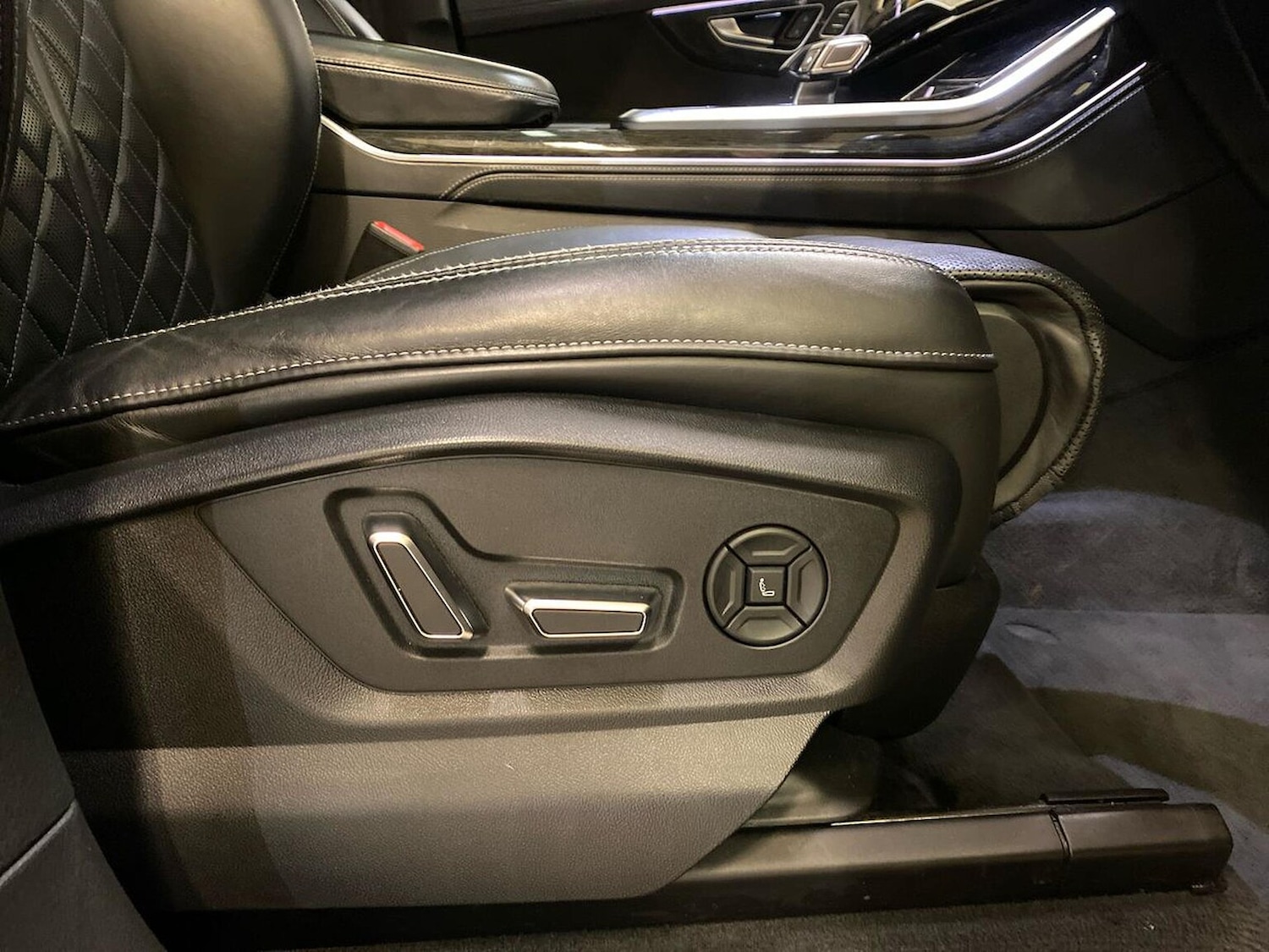 Used Audi Q8 2020 for sale - 76369143: Photo 30