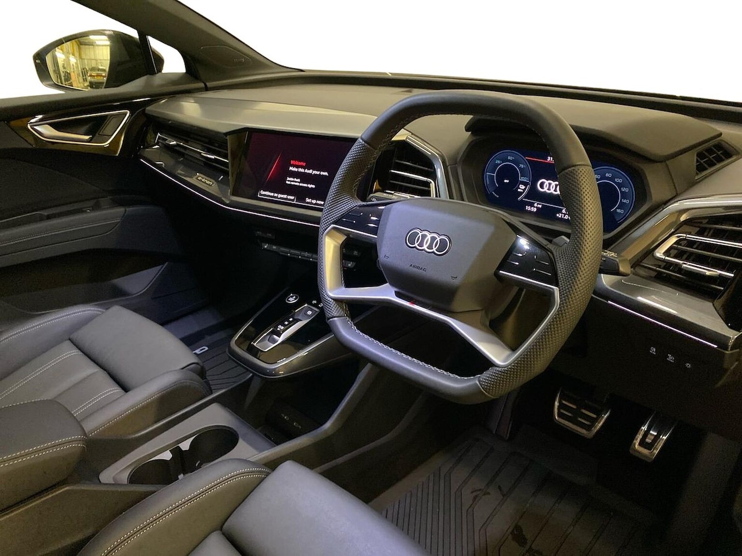 Used Audi Q4 e-tron 2025 for sale - 76352528: Photo 15