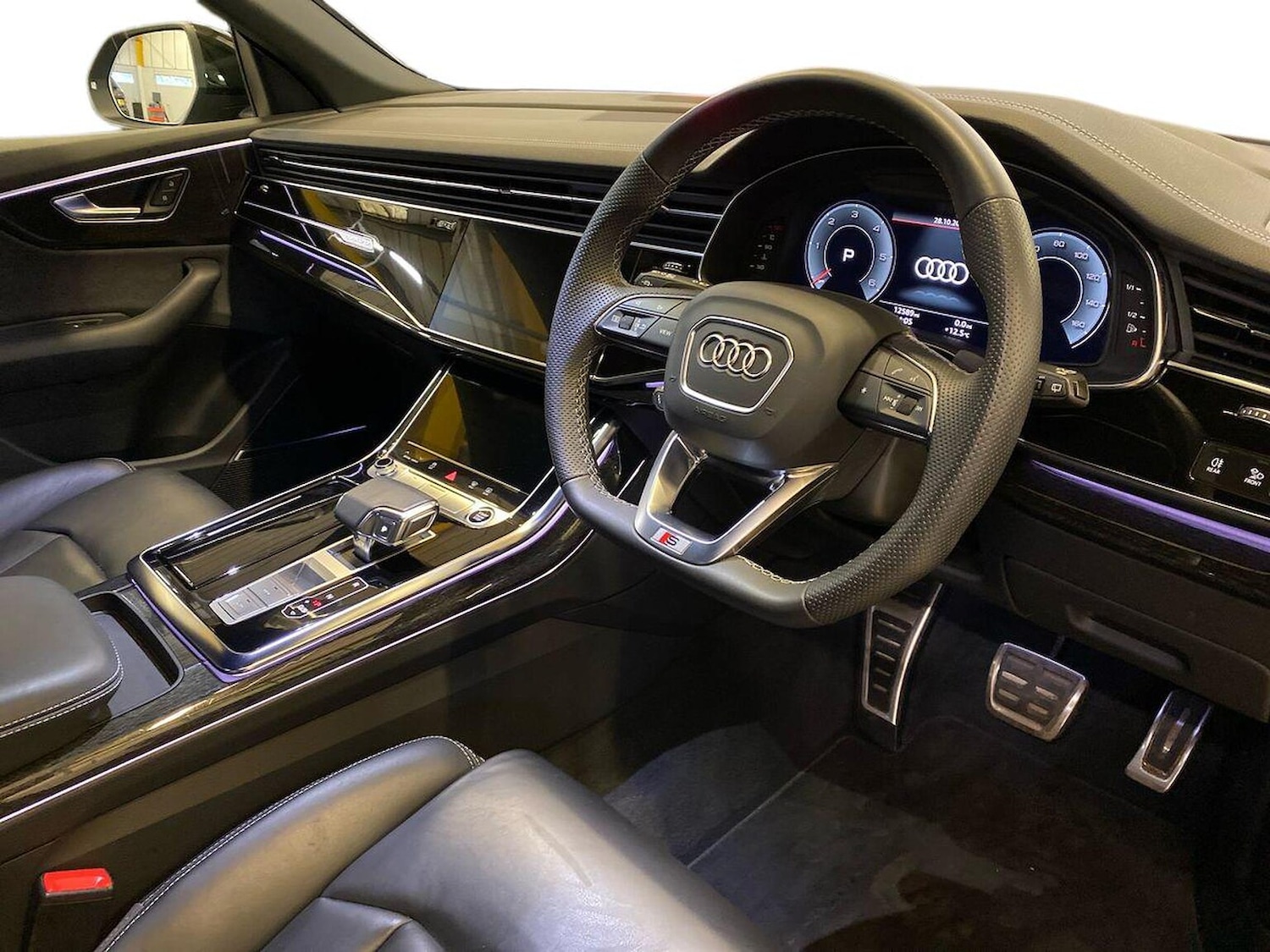 Used Audi Q8 2023 for sale - 76396867: Photo 15