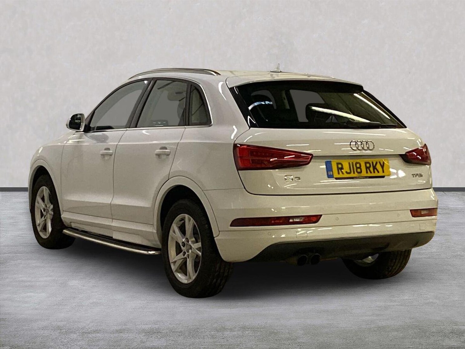 Used Audi Q3 2018 for sale - 76510680: Photo 2