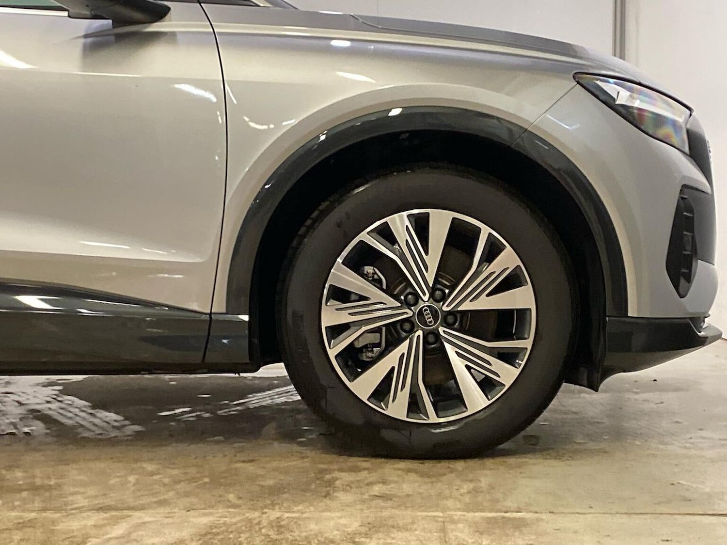 Used Audi Q4 e-tron 2024 for sale - 76396929: Photo 6