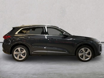 Used Audi Q5 2025 for sale - 79379620: Photo