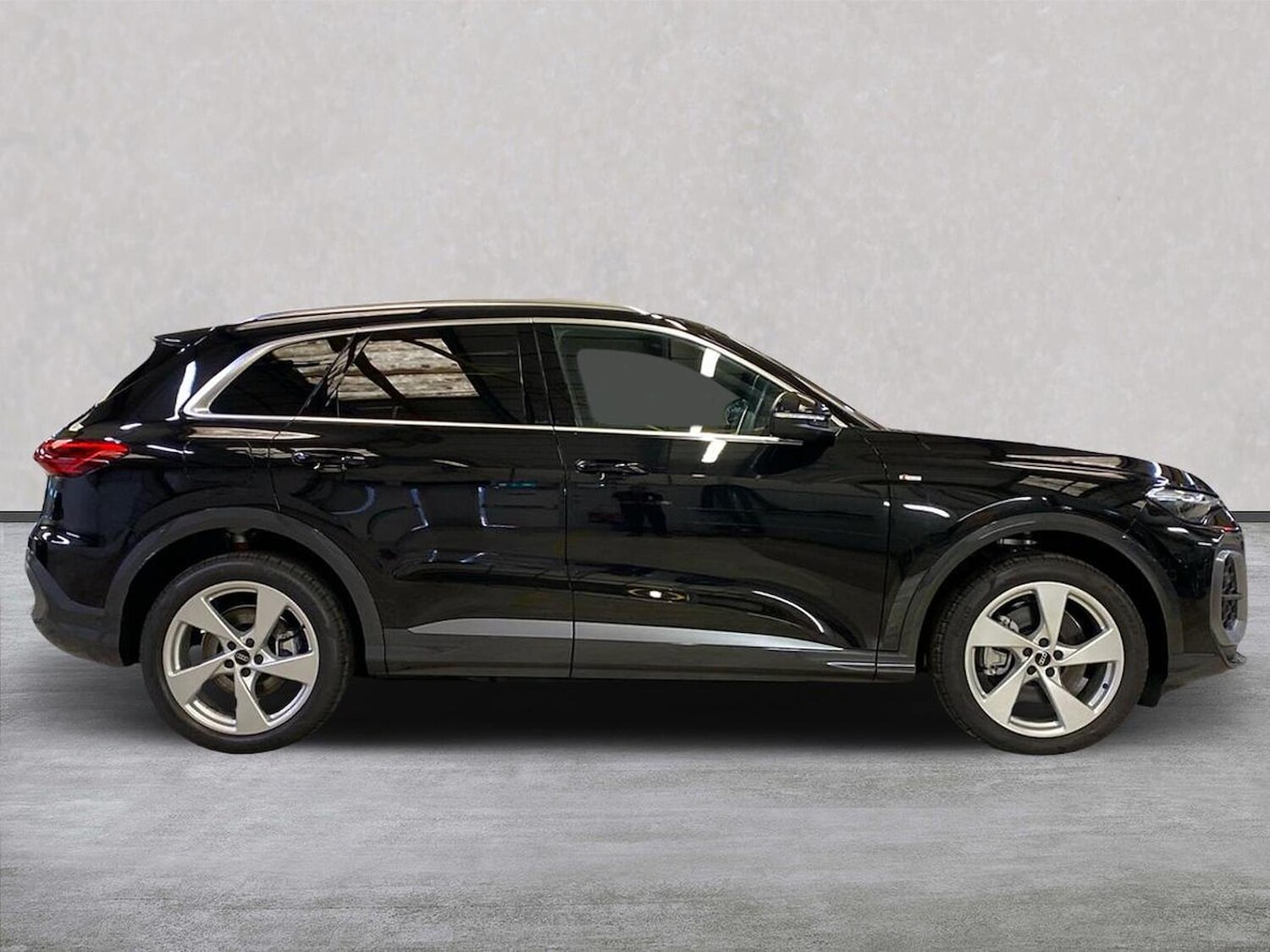 Used Audi Q5 2025 for sale - 77487861: Photo 3