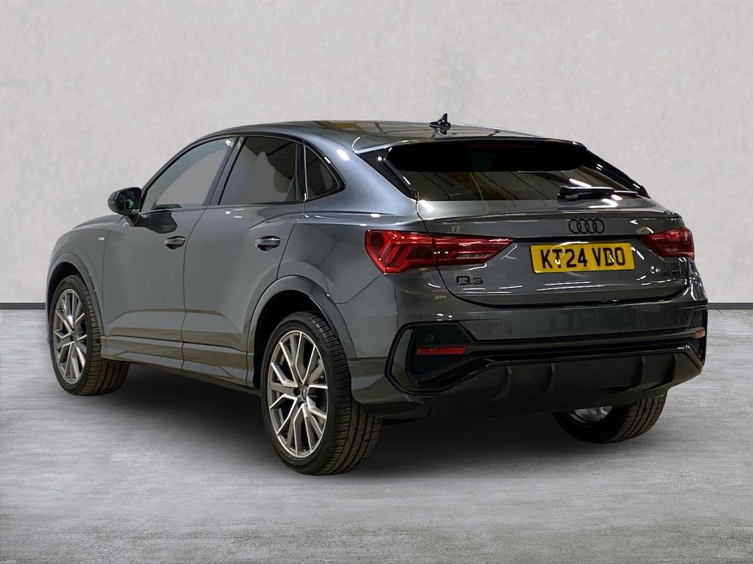 Used Audi Q3 2024 for sale - 78191532: Photo 2