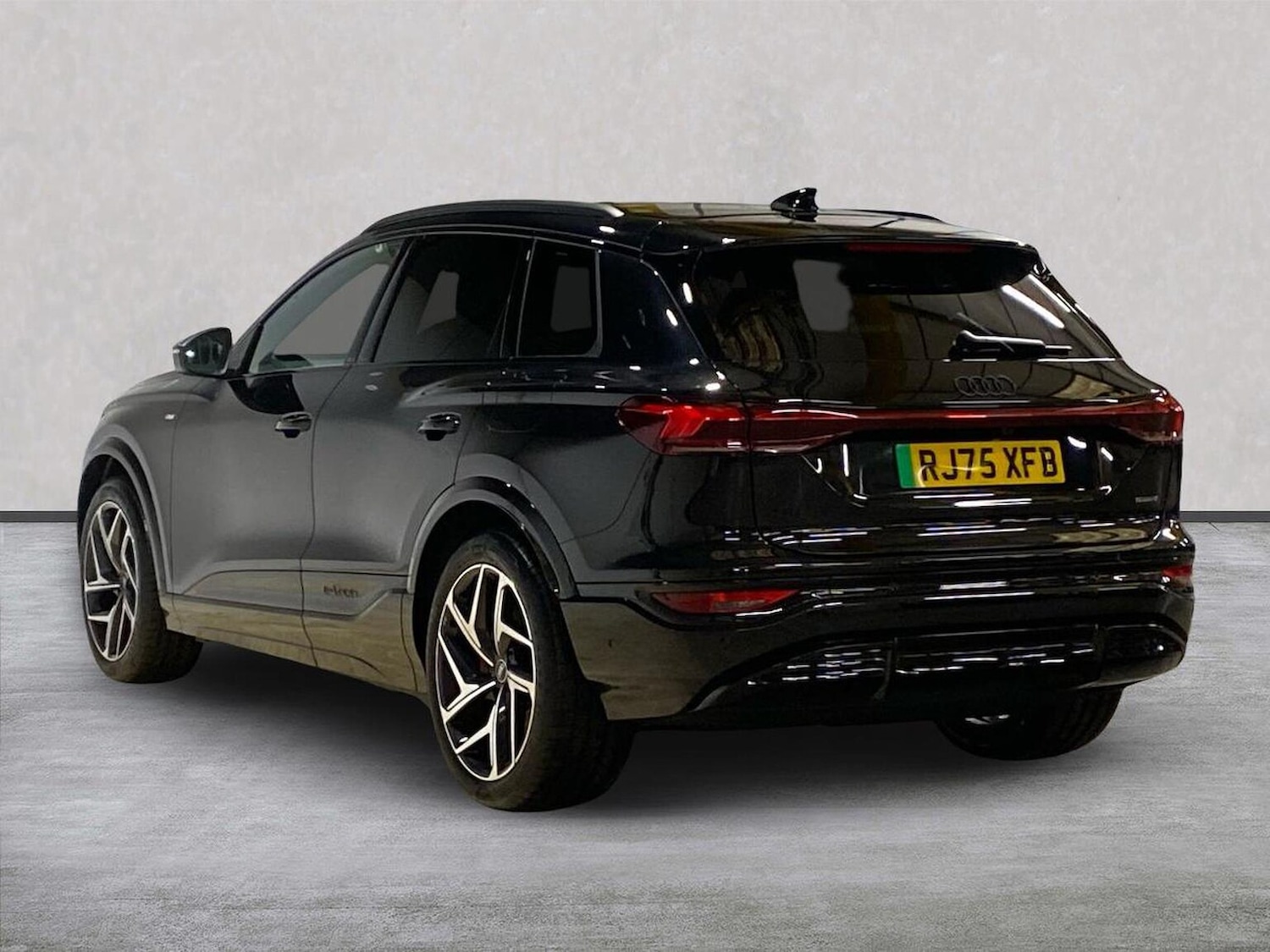 Used Audi Q6 e-tron 2025 for sale - 77643857: Photo 2