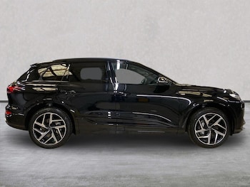 Used Audi Q6 e-tron 2026 for sale - 79543734: Photo