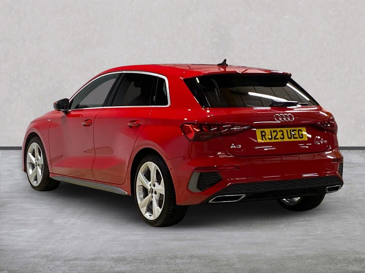 Used Audi A3 2023 for sale - 76958782: Photo 2