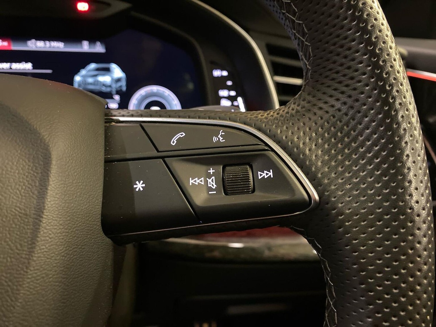 Used Audi Q8 2022 for sale - 76681717: Photo 27