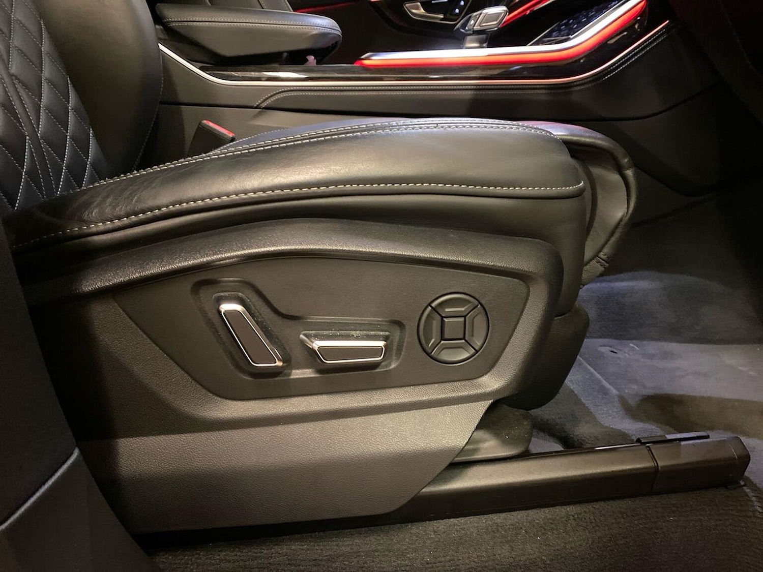 Used Audi Q8 2022 for sale - 76681717: Photo 30