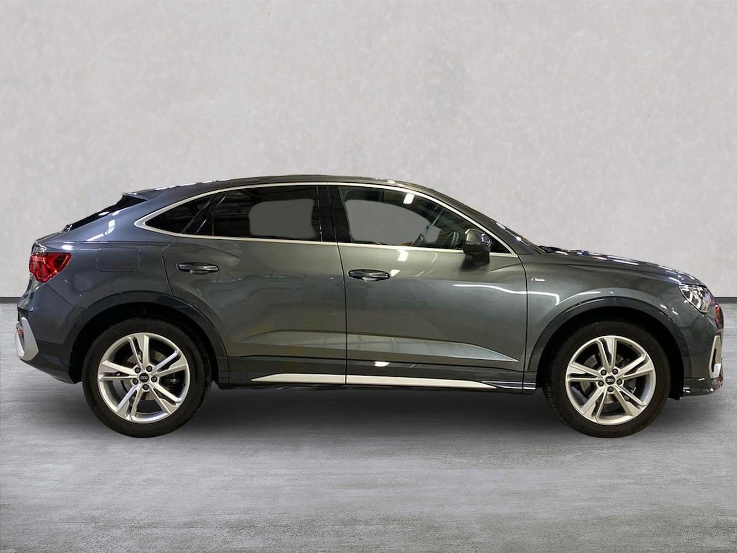 Used Audi Q3 2022 for sale - 76982912: Photo 3