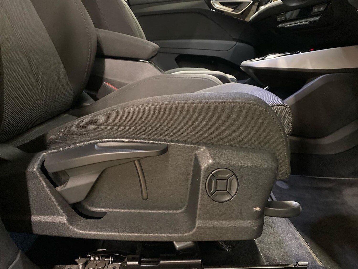 Used Audi Q4 e-tron 2023 for sale - 78191368: Photo 32