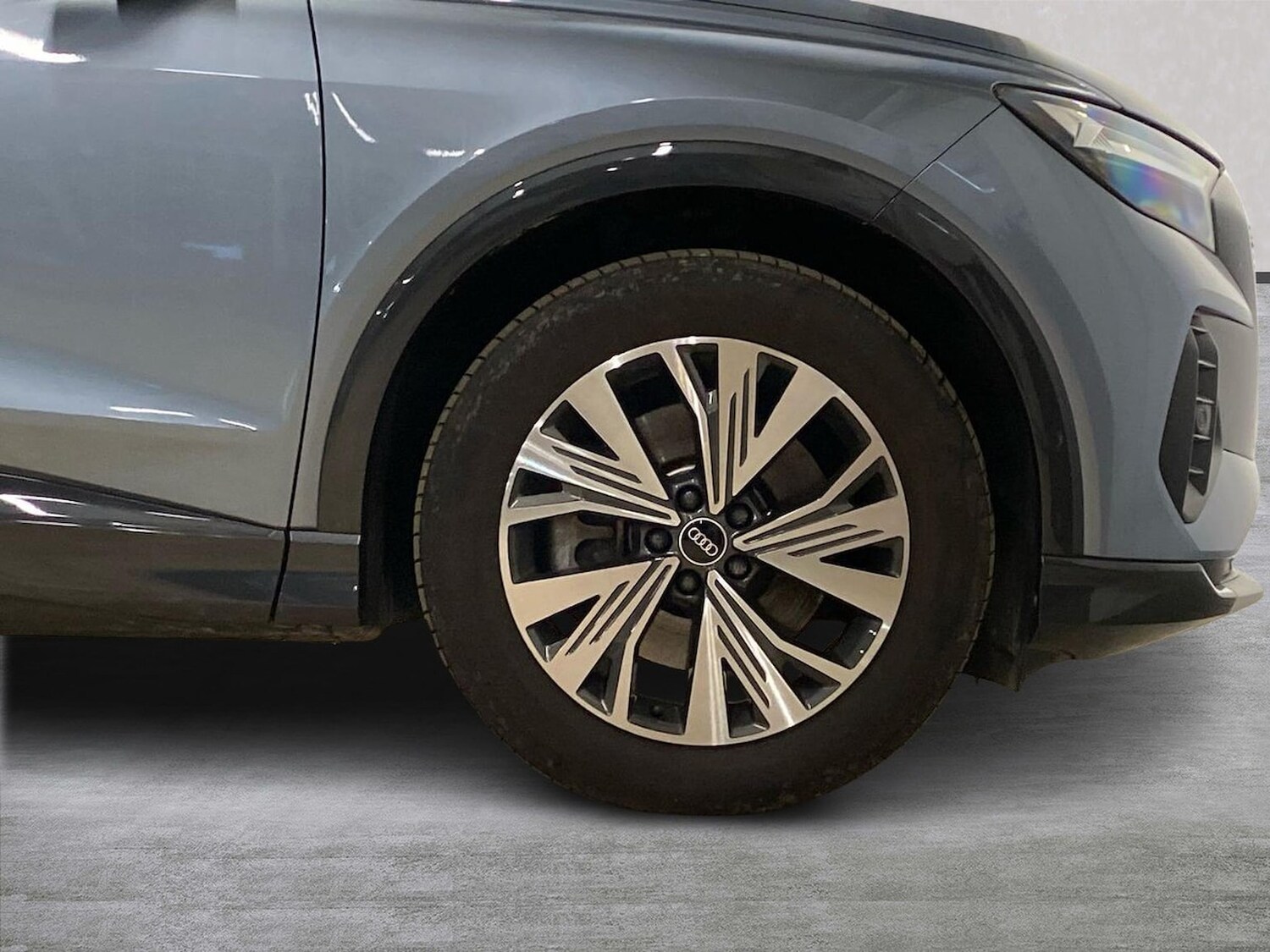 Used Audi Q4 e-tron 2023 for sale - 78191368: Photo 8