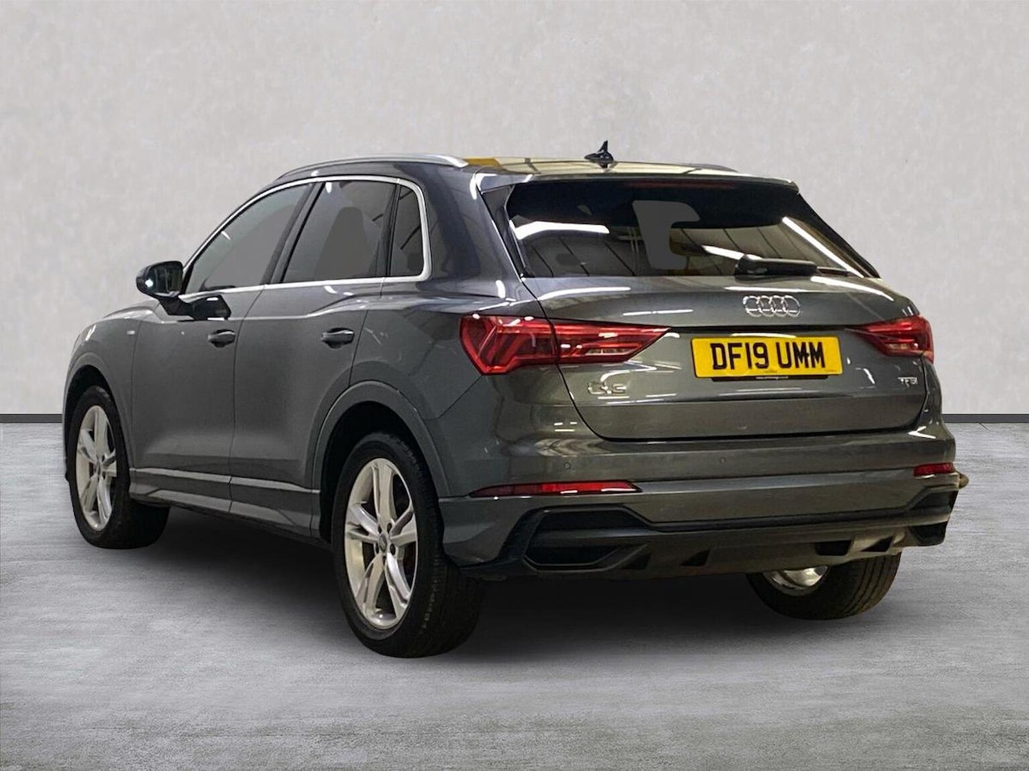 Used Audi Q3 2019 for sale - 76335192: Photo 2