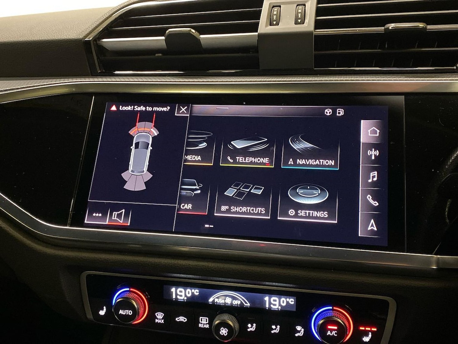 Used Audi Q3 2019 for sale - 76335192: Photo 23
