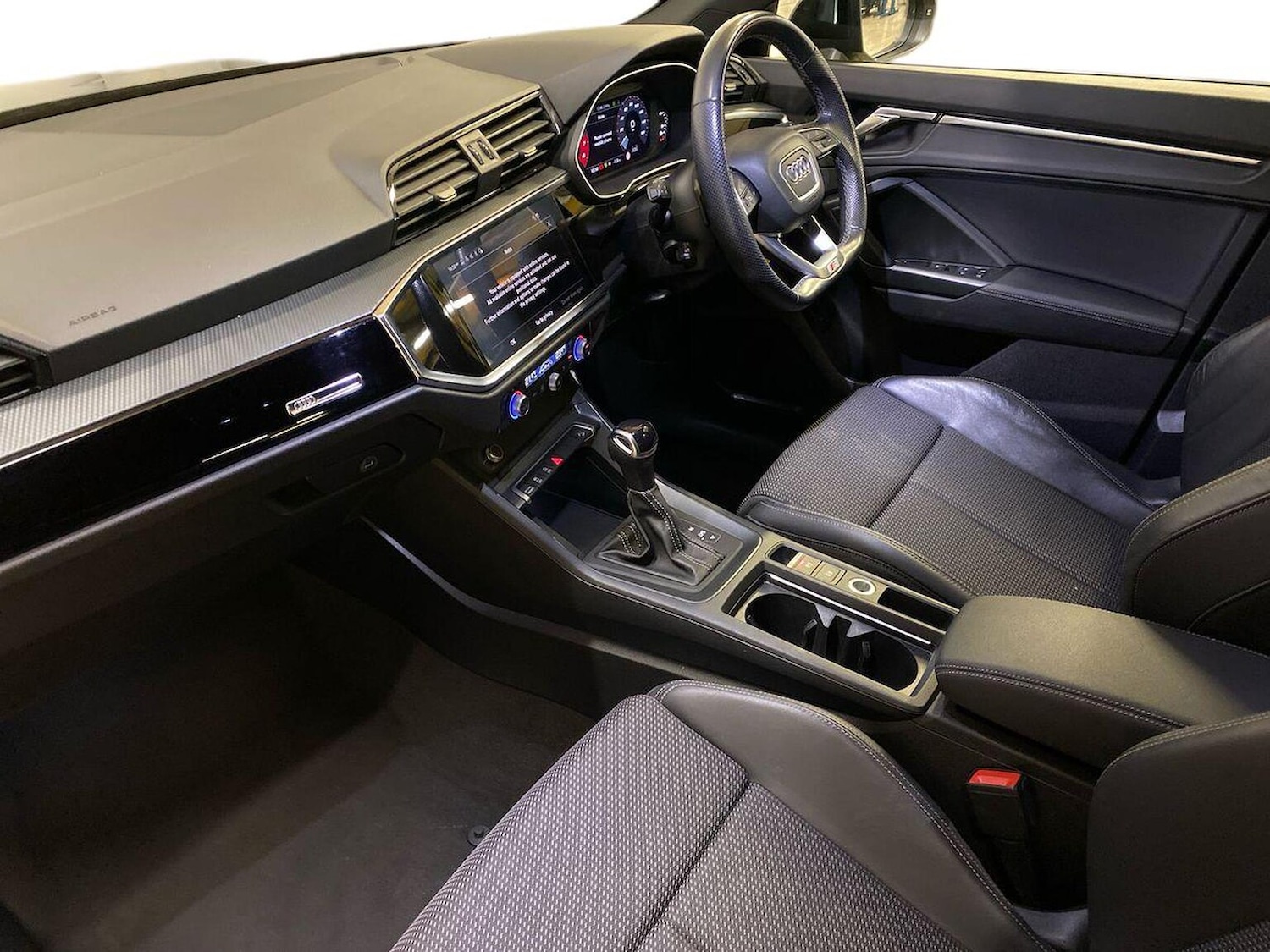 Used Audi Q3 2023 for sale - 76554316: Photo 9