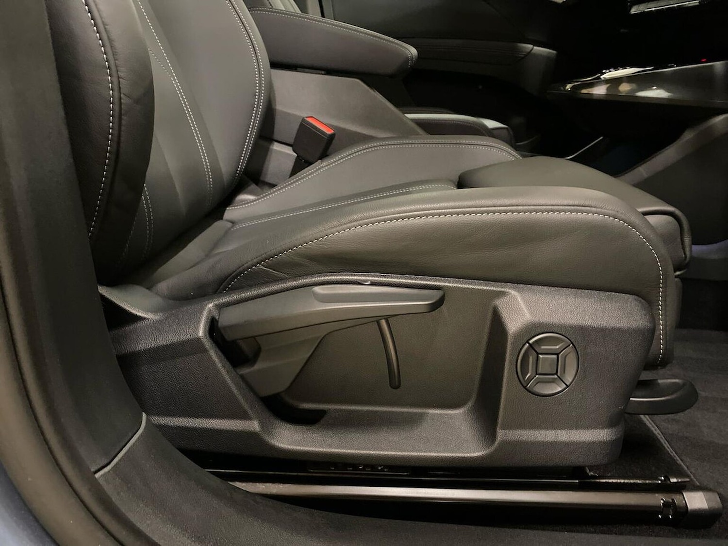 Used Audi Q4 e-tron 2025 for sale - 77962289: Photo 30