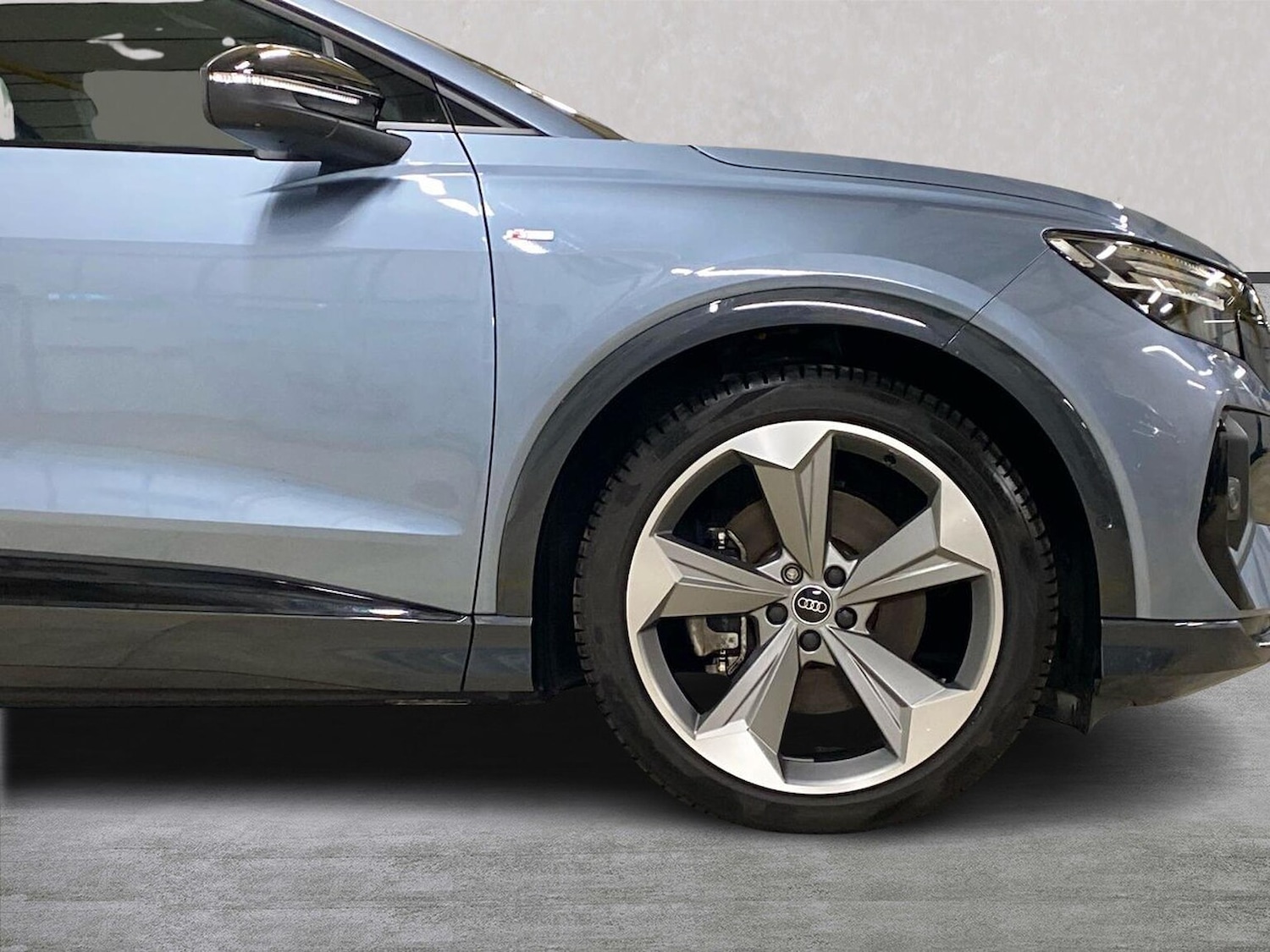 Used Audi Q4 e-tron 2025 for sale - 77962289: Photo 6