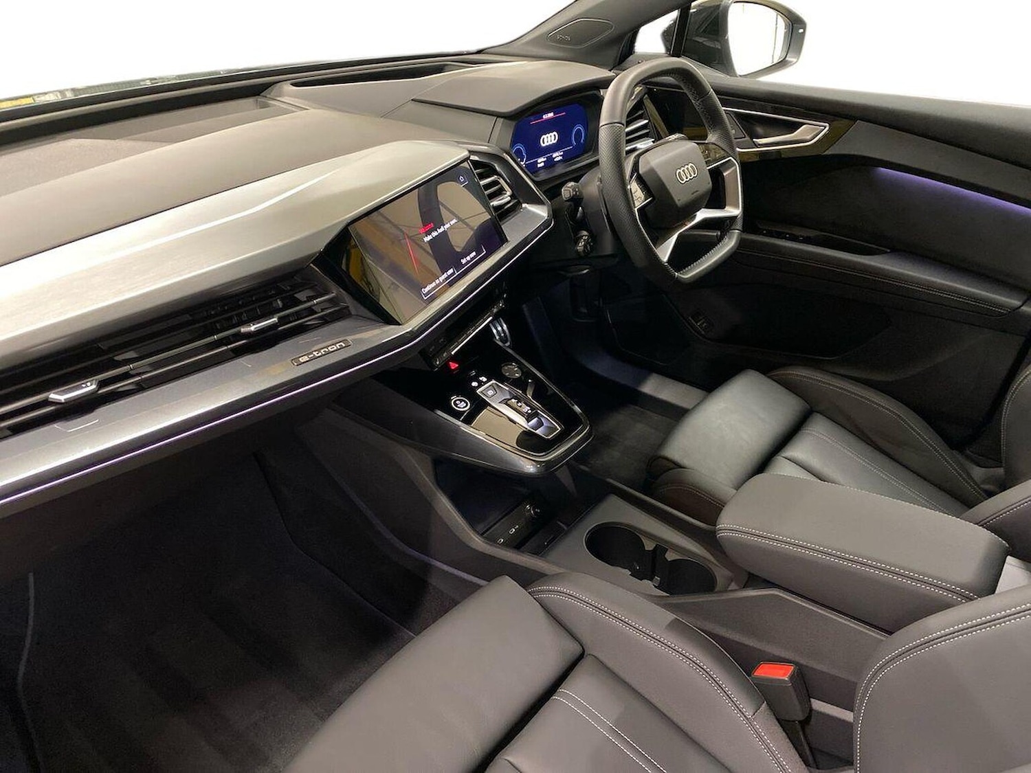 Used Audi Q4 e-tron 2025 for sale - 77962289: Photo 7