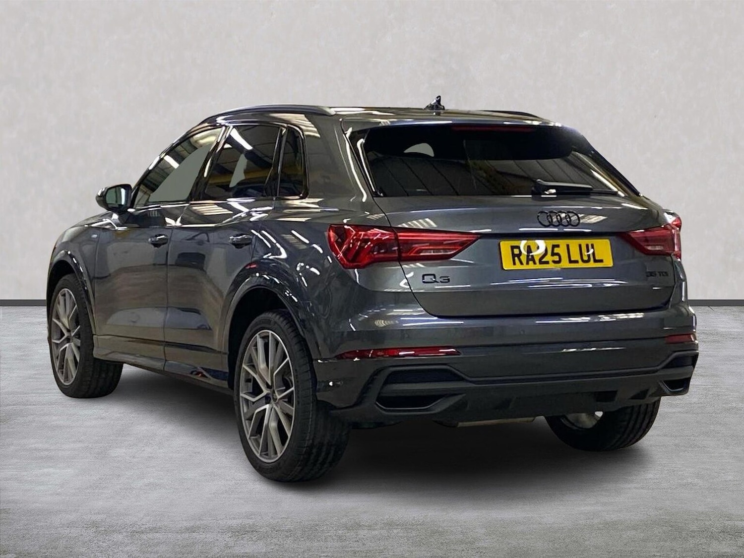 Used Audi Q3 2025 for sale - 76830696: Photo 2