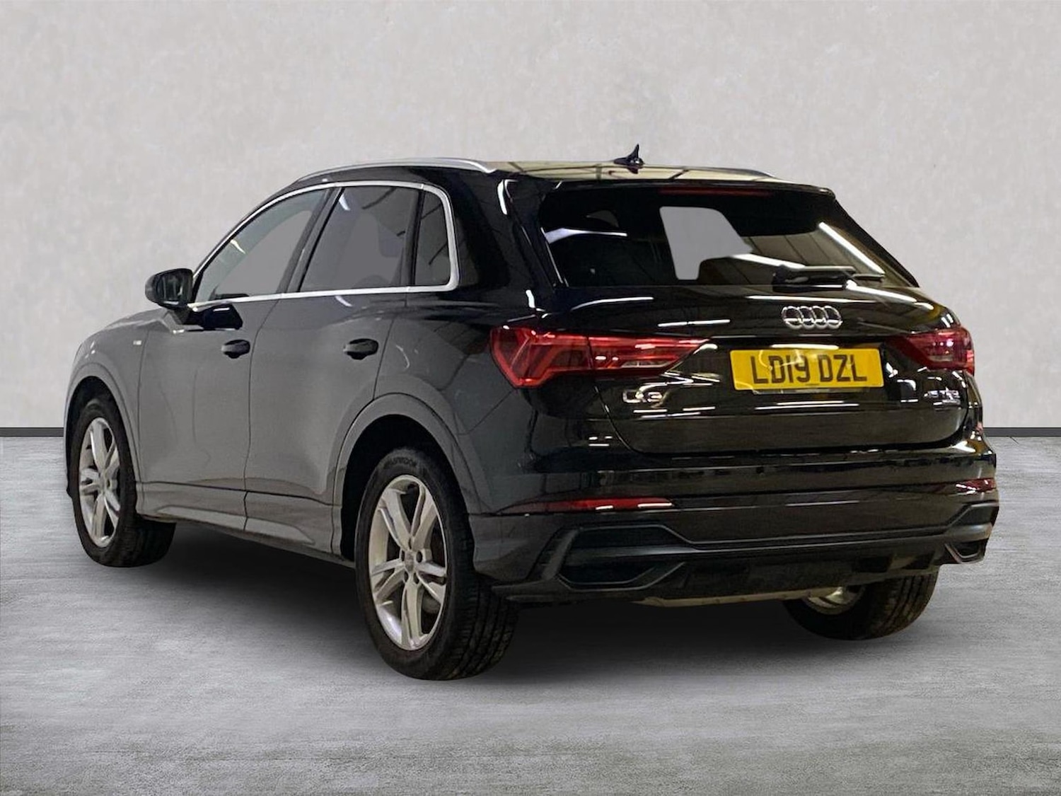 Used Audi Q3 2019 for sale - 76650191: Photo 2