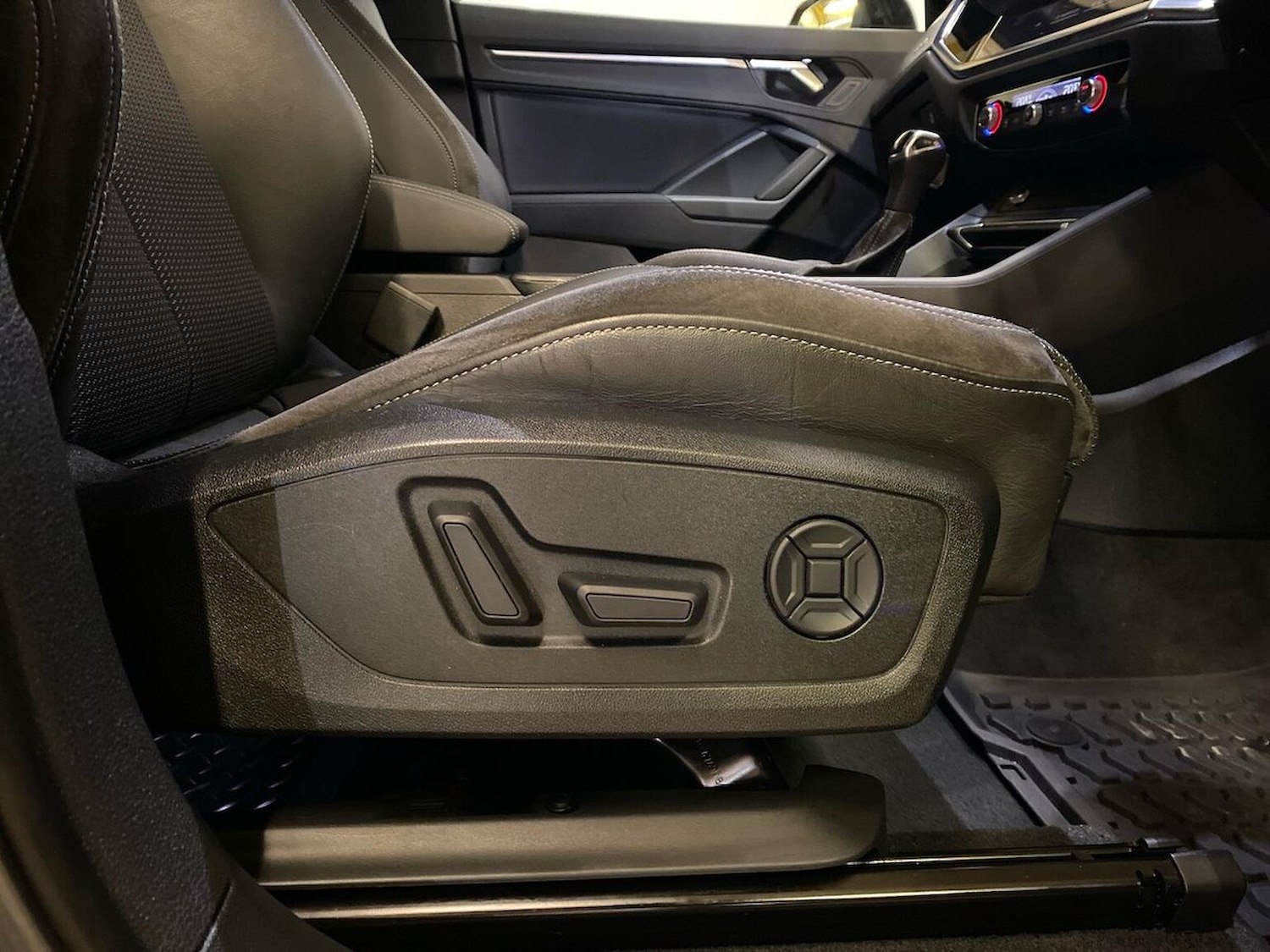 Used Audi Q3 2019 for sale - 76650191: Photo 30