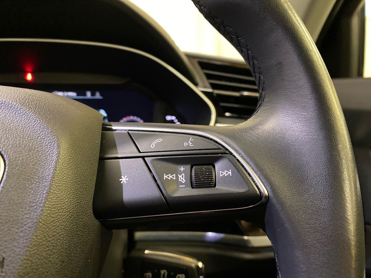 Used Audi Q3 2023 for sale - 76396865: Photo 27