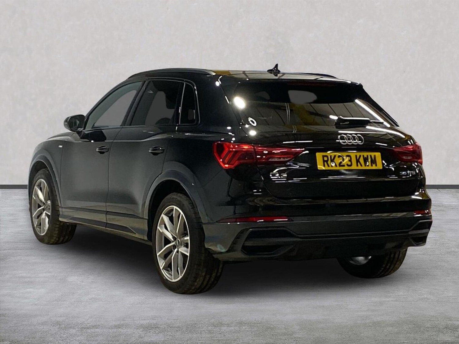 Used Audi Q3 2023 for sale - 76946998: Photo 2