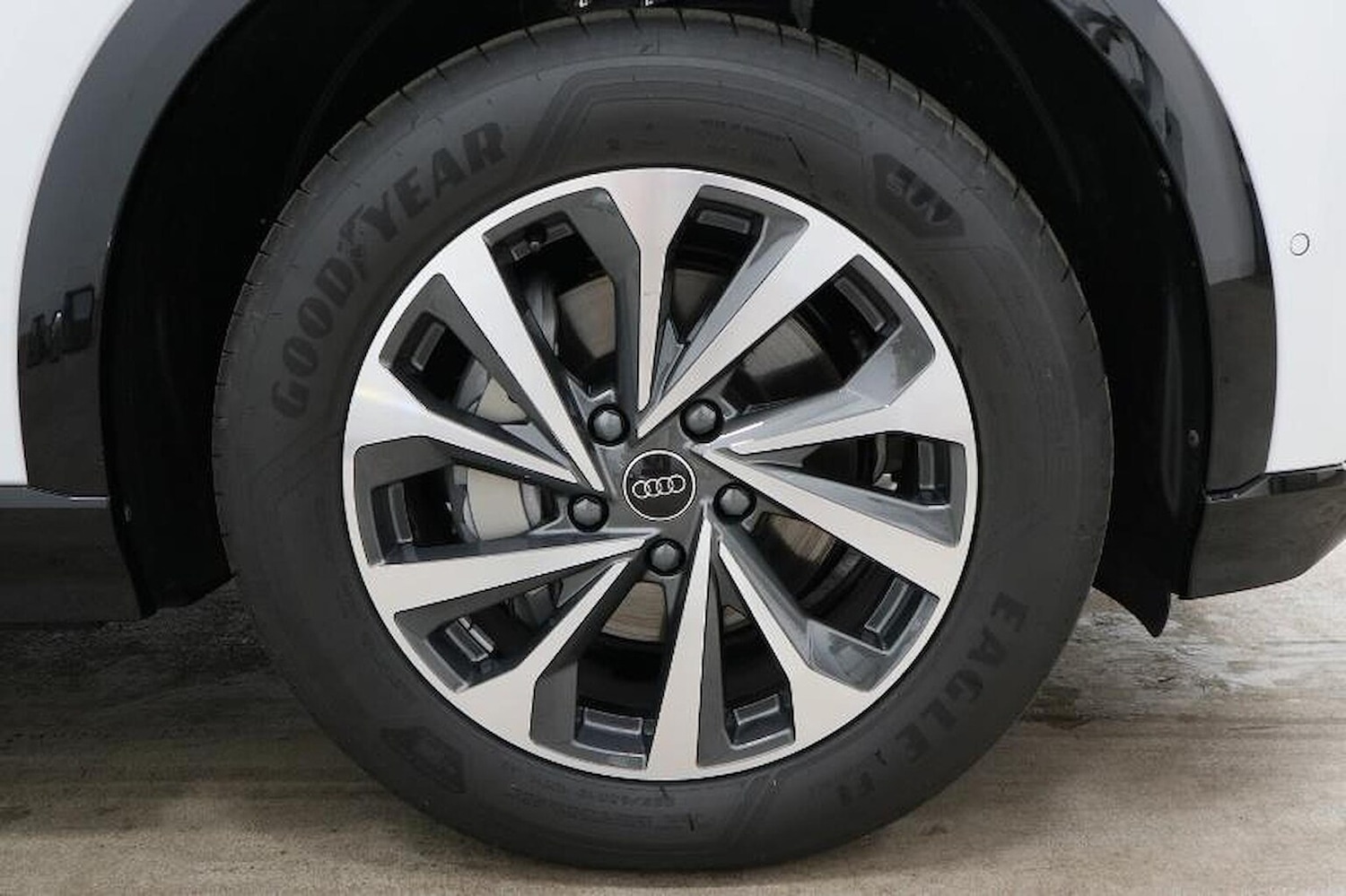 Used Audi Q6 e-tron 2025 for sale - 76396934: Photo 6