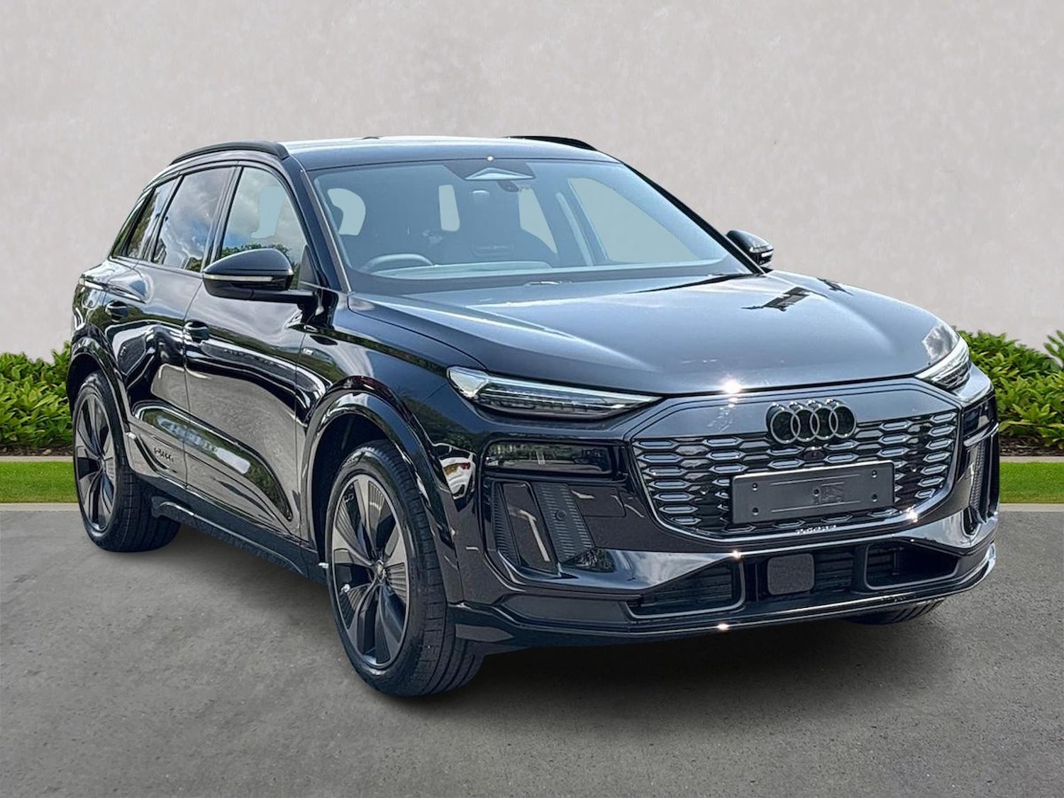 Used Audi Q6 e-tron 2025 for sale - 76770096: Photo 1