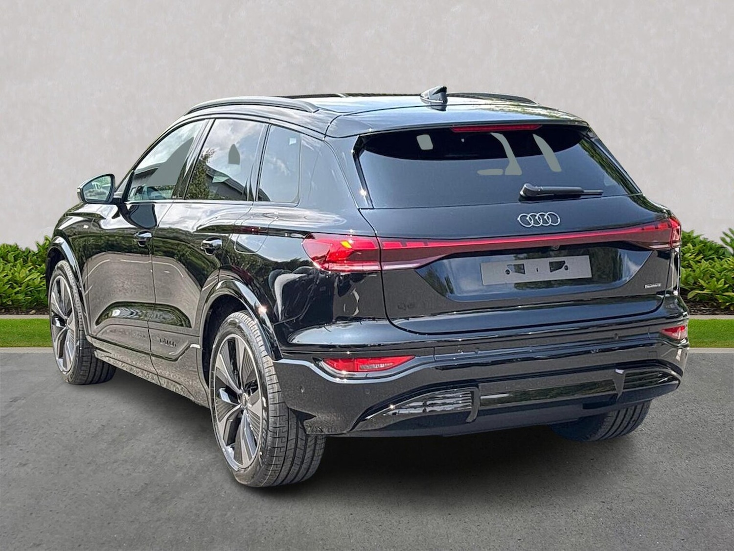 Used Audi Q6 e-tron 2025 for sale - 76770096: Photo 2