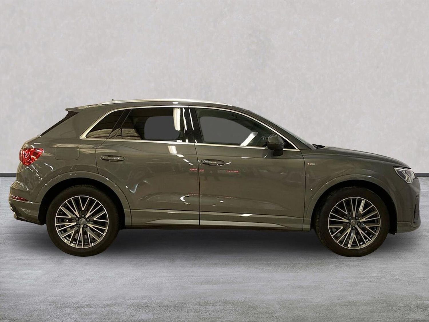 Used Audi Q3 2020 for sale - 76353646: Photo 3