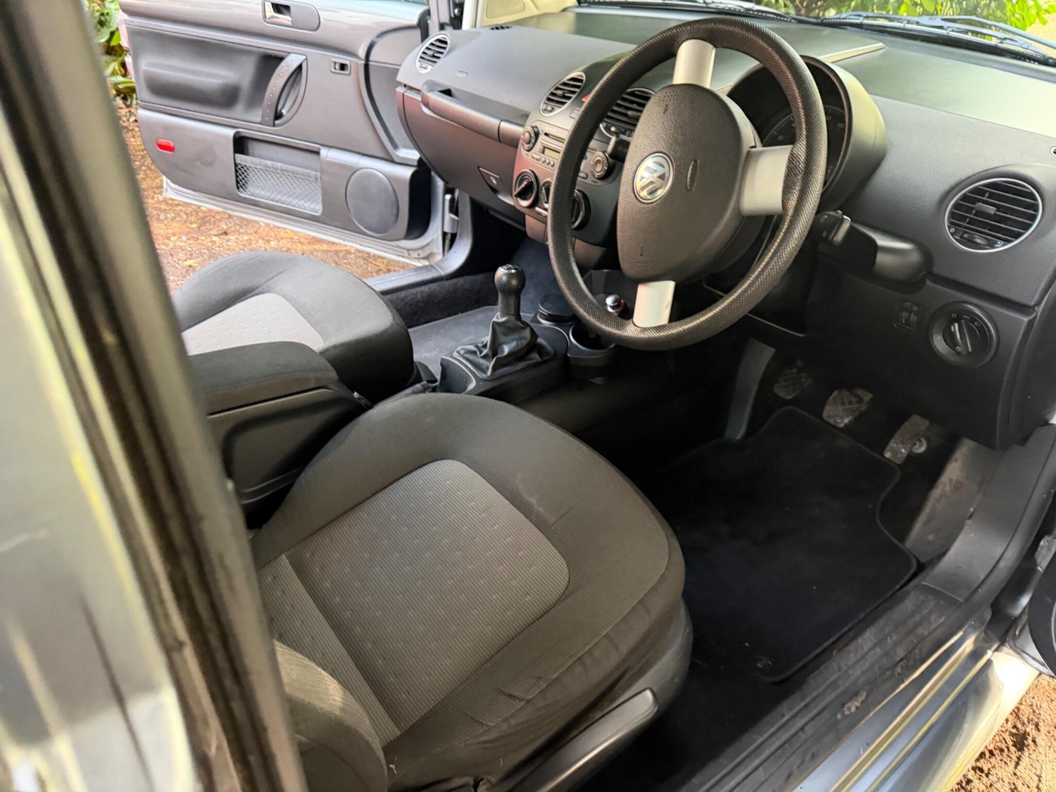 Used Volkswagen Beetle 2011 for sale - 76728910: Photo 11