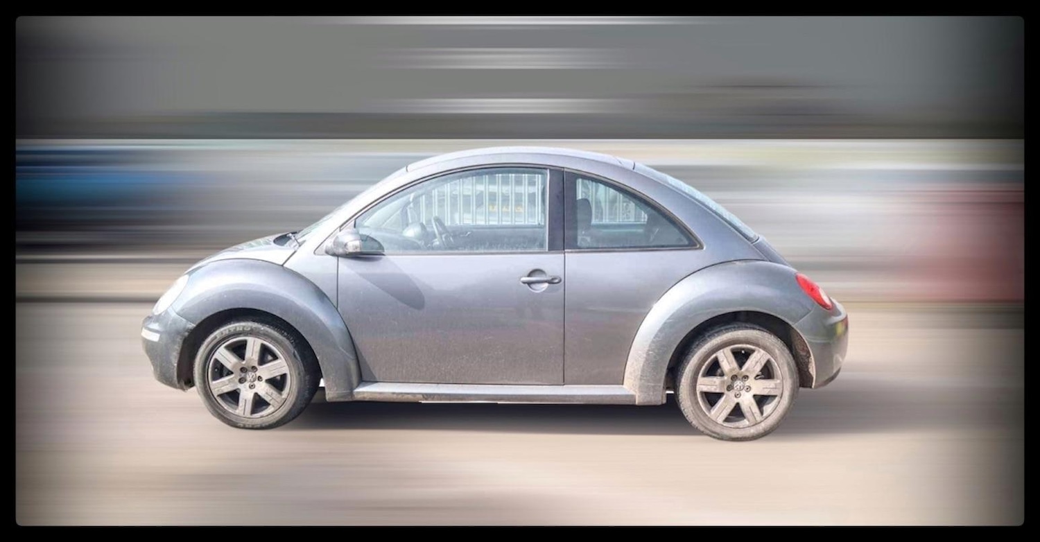 Used Volkswagen Beetle 2011 for sale - 76728910: Photo 4