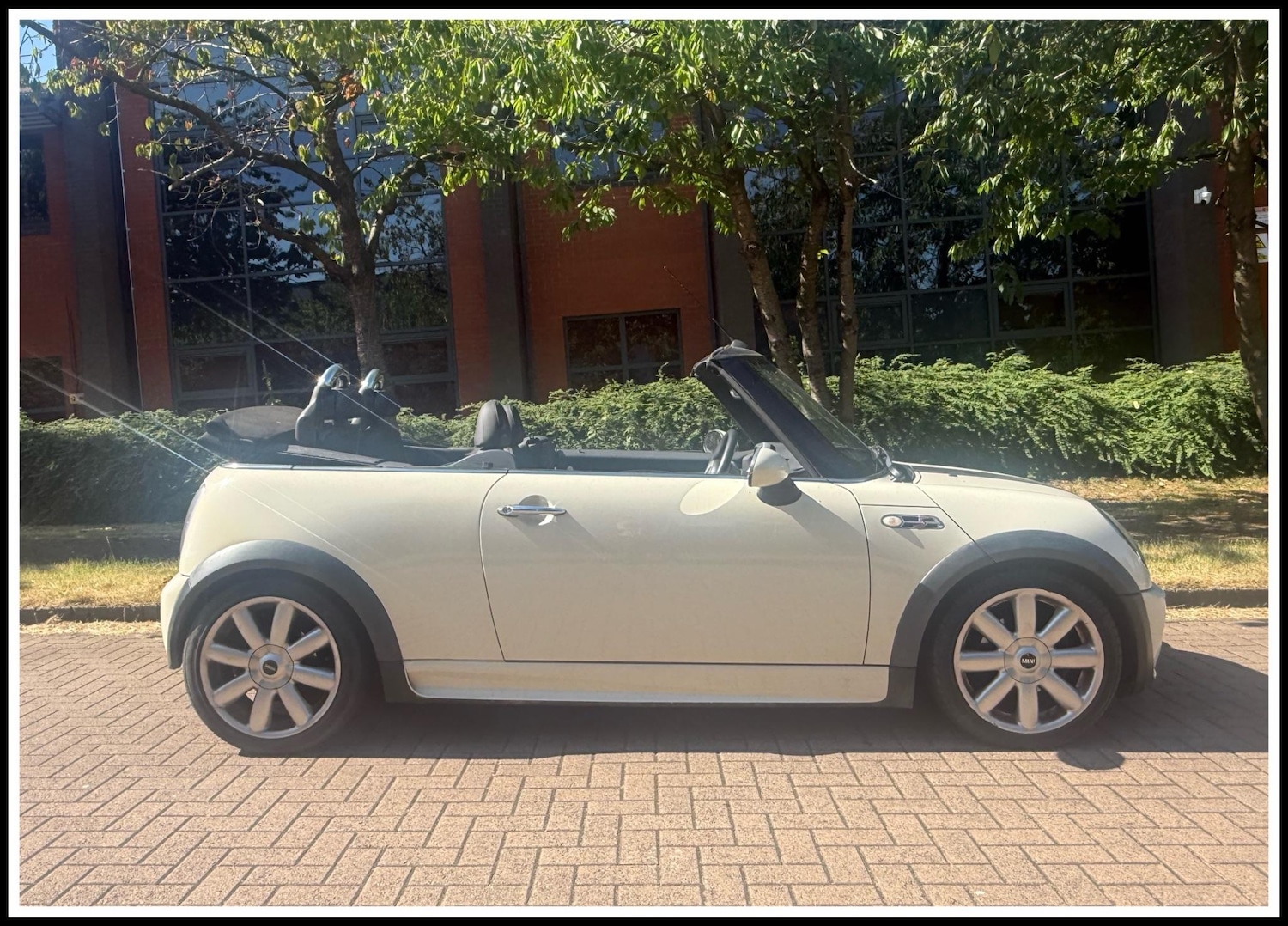 Used MINI Convertible 2008 for sale - 77969800: Photo 3