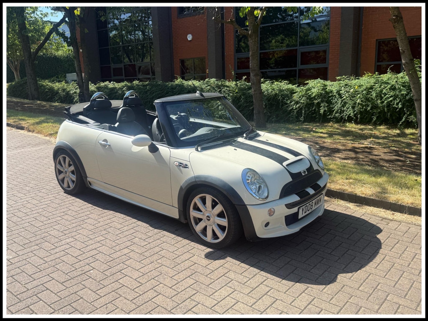 Used MINI Convertible 2008 for sale - 77969800: Photo 9