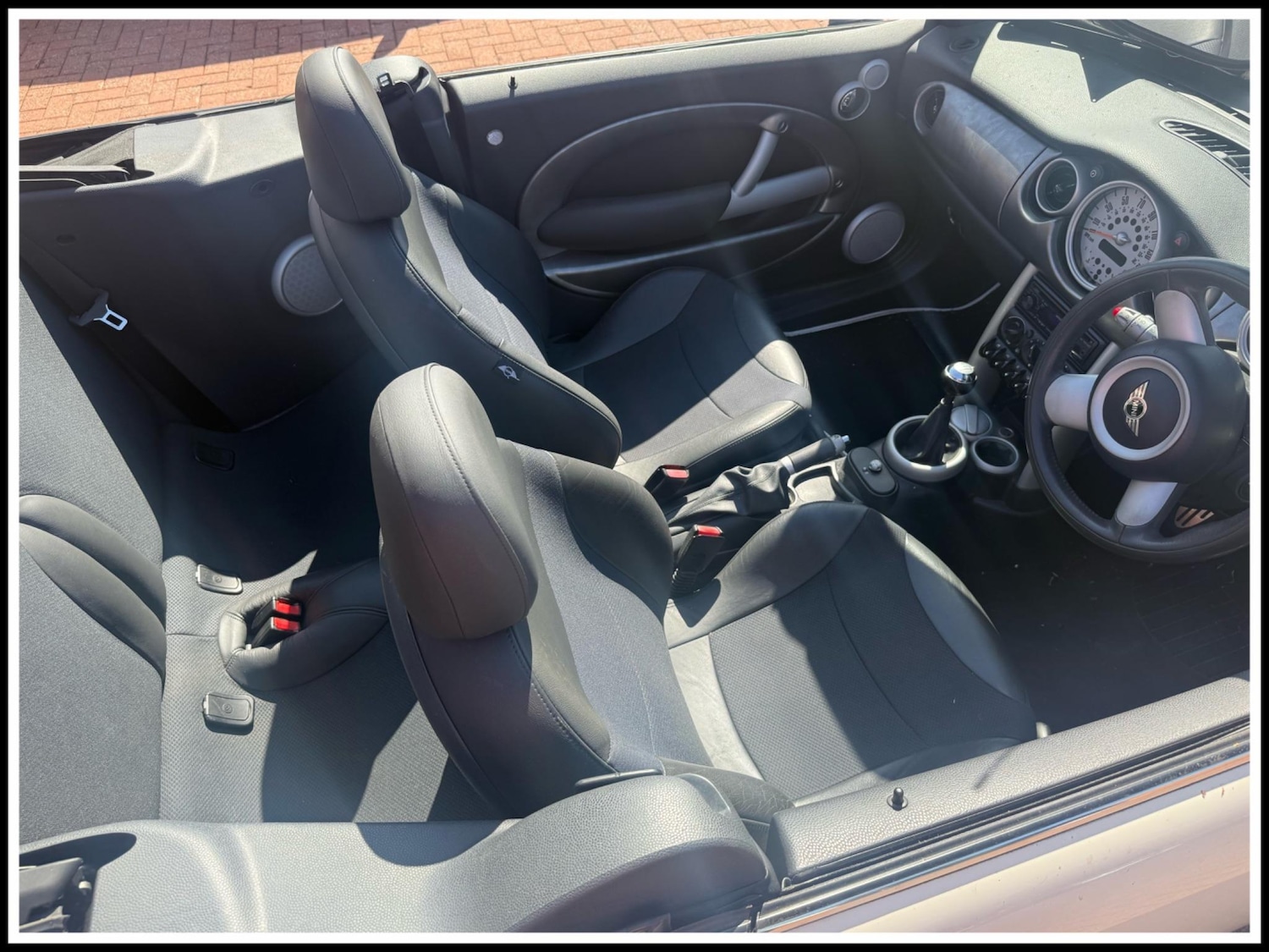 Used MINI Convertible 2008 for sale - 76987848: Photo 12