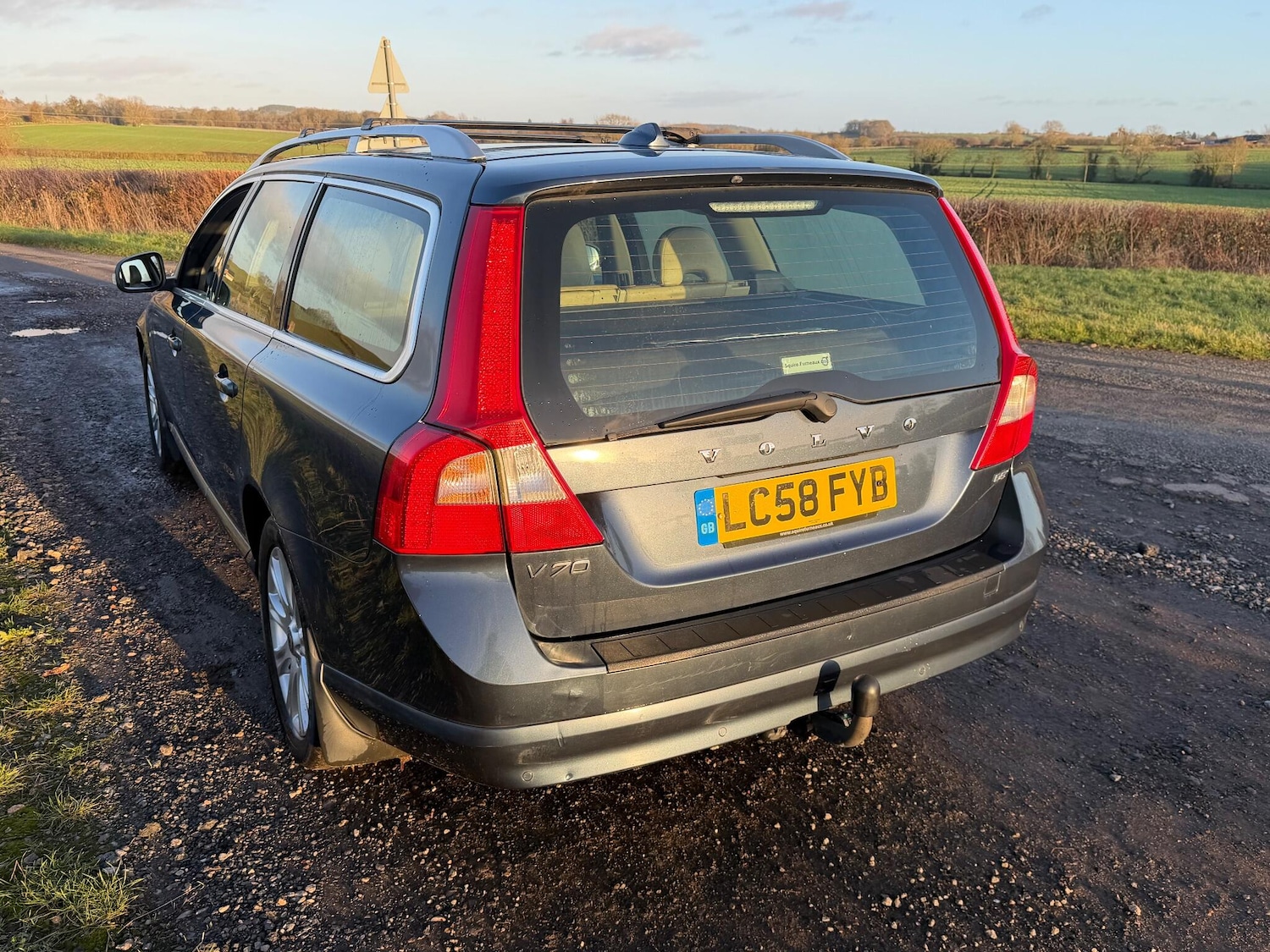 Used Volvo V70 2008 for sale - 77015937: Photo 4
