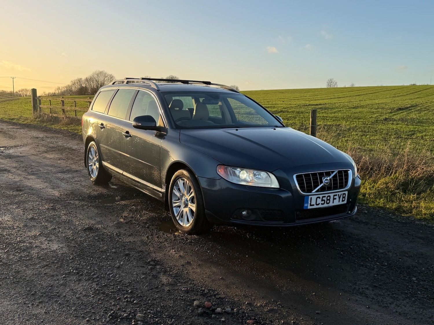Used Volvo V70 2008 for sale - 77015937: Photo 7